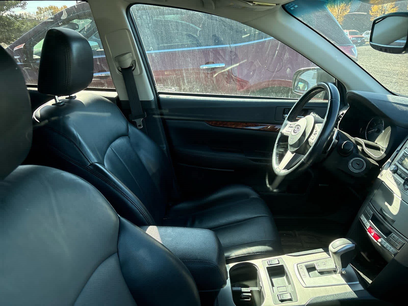 Used 2010 Subaru Outback 2.5i Limited AWD/4WD image 3