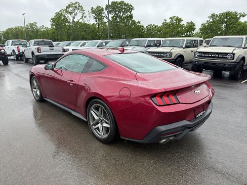 Used 2025 Ford Mustang Coupe RWD image 2