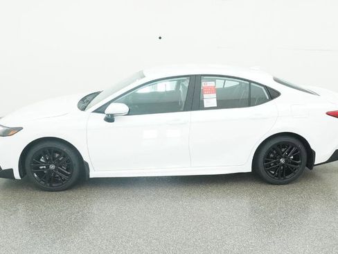 New 2026 Toyota Camry SE image 3