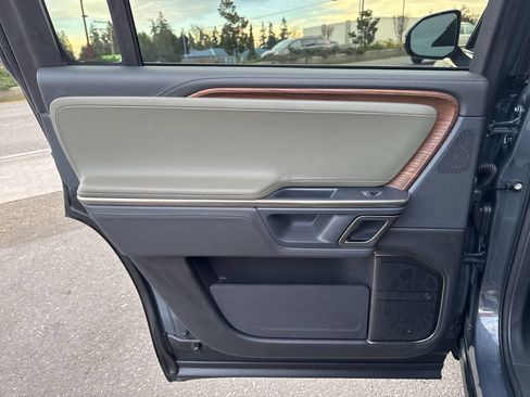 Used 2023 Rivian R1S Adventure image 40