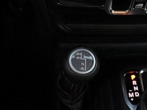 Used 2021 Jeep Gladiator Overland AWD/4WD image 19