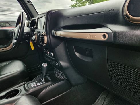 Used 2016 Jeep Wrangler Unlimited Sahara image 44