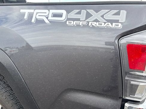 Used 2021 Toyota Tacoma TRD Off-Road AWD/4WD image 10