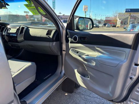 Used 2014 Toyota Tacoma 4x4 Double Cab w/ TRD Sport Package image 15