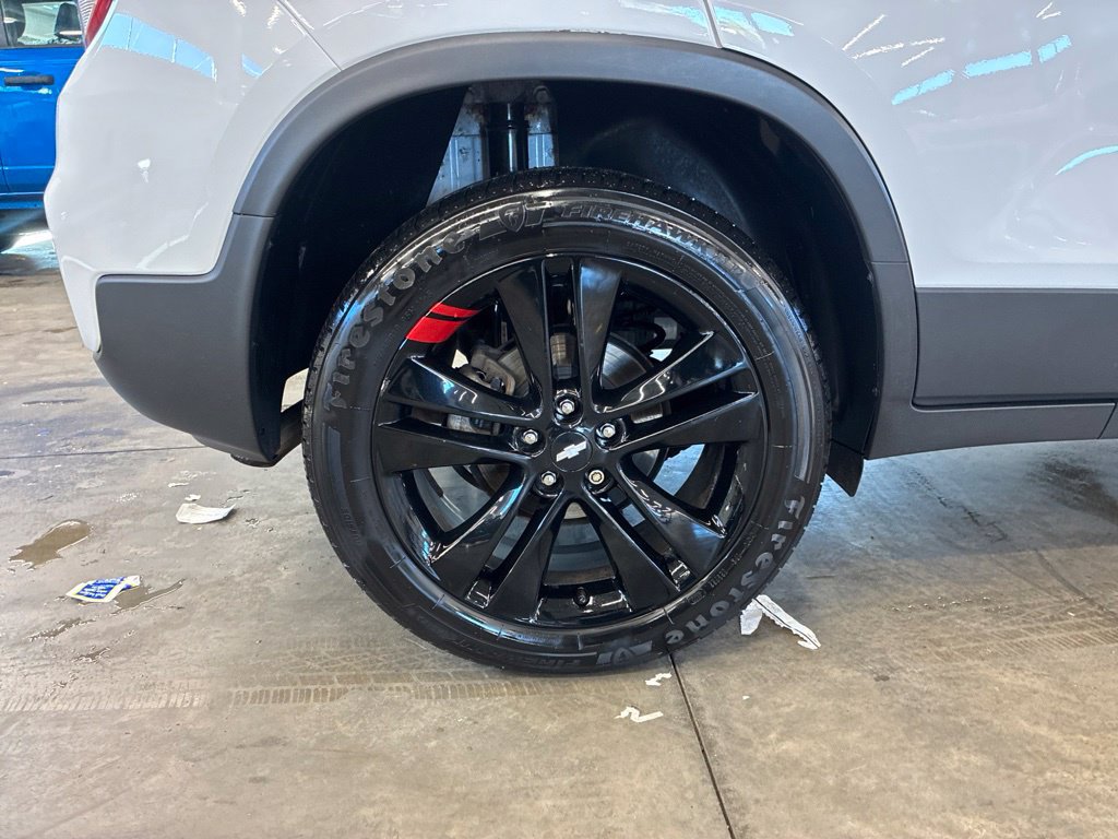 Used 2018 Chevrolet Trax LT w/ Redline Edition AWD/4WD image 28