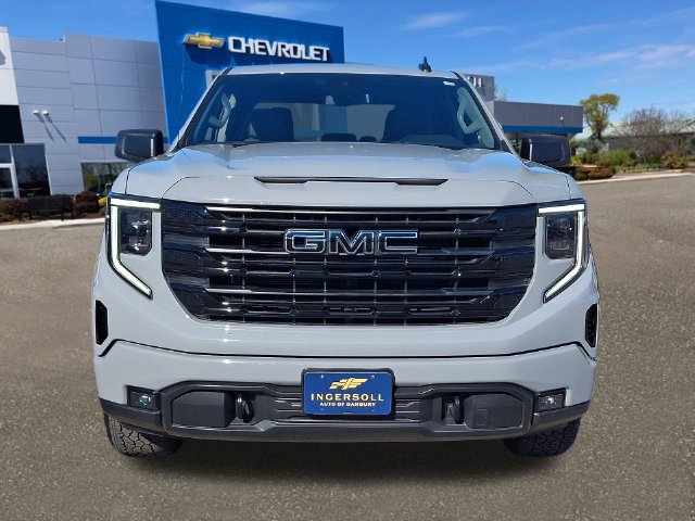 Used 2024 GMC Sierra 1500 Elevation w/ LPO, Elevation Black Package AWD/4WD image 23