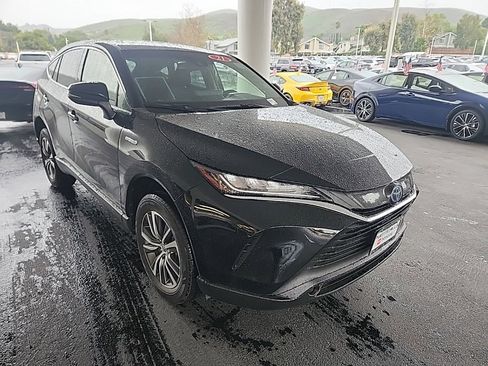 Used 2021 Toyota Venza LE image 7