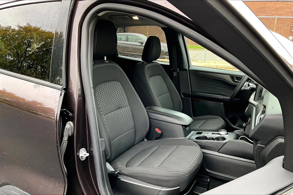 Certified 2023 Ford Escape Active w/ Tech Pack #1 AWD/4WD image 7