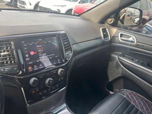 Used 2019 Jeep Grand Cherokee Altitude AWD/4WD image 30