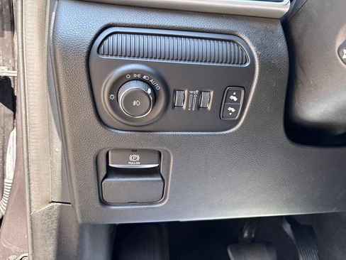 Used 2023 Jeep Wagoneer L 4WD w/ Premium Group I image 65