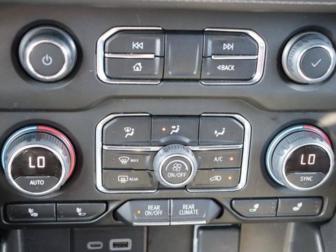 Used 2024 Chevrolet Tahoe LT AWD/4WD image 38