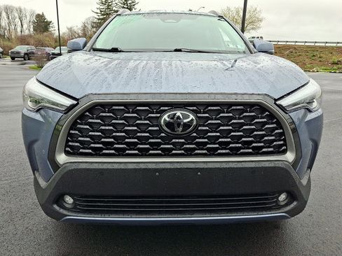 Used 2024 Toyota Corolla Cross XLE image 2