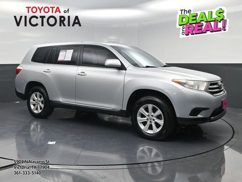 Used 2013 Toyota Highlander FWD image 1