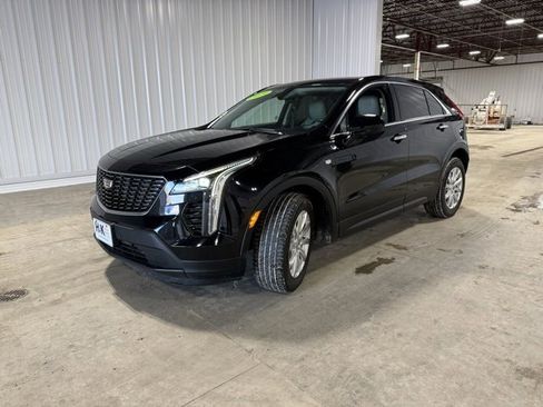 Used 2019 Cadillac XT4 Luxury image 3