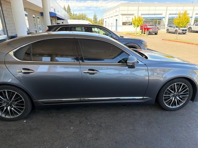 Used 2013 Lexus LS 460 w/ F-Sport Pkg RWD image 6