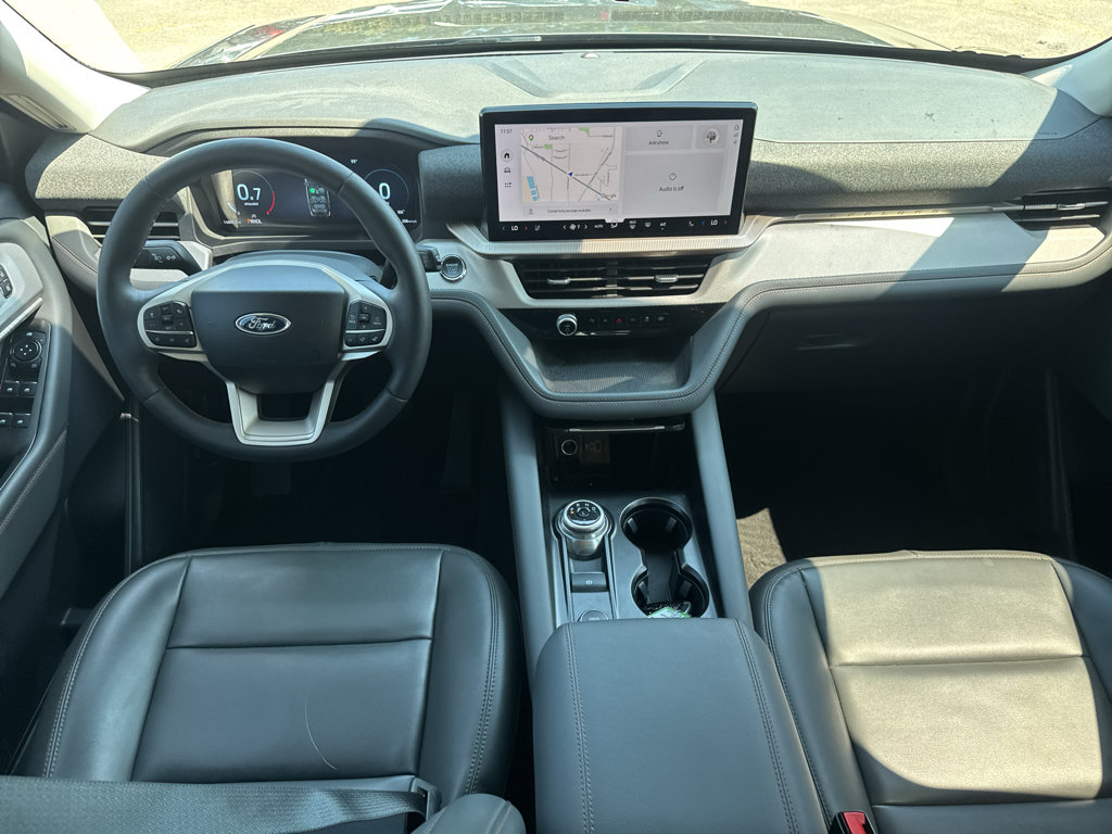 Used 2025 Ford Explorer Active w/ Active Comfort Package RWD image 10