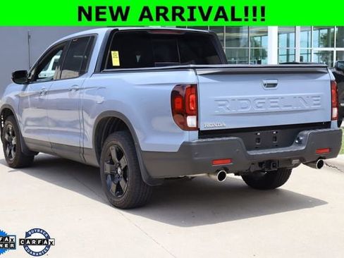 Used 2025 Honda Ridgeline Black Edition image 3