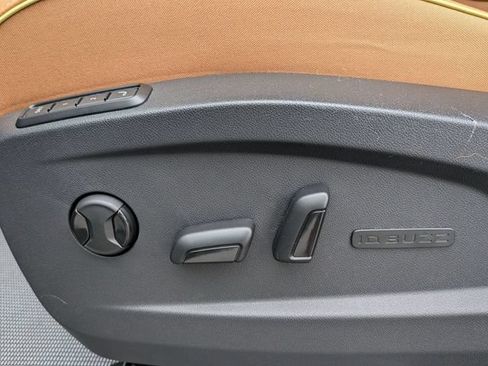 New 2025 Volkswagen ID. Buzz Pro S RWD image 24