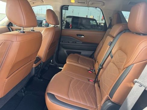 Used 2023 Nissan Pathfinder Platinum w/ Cargo Package image 14