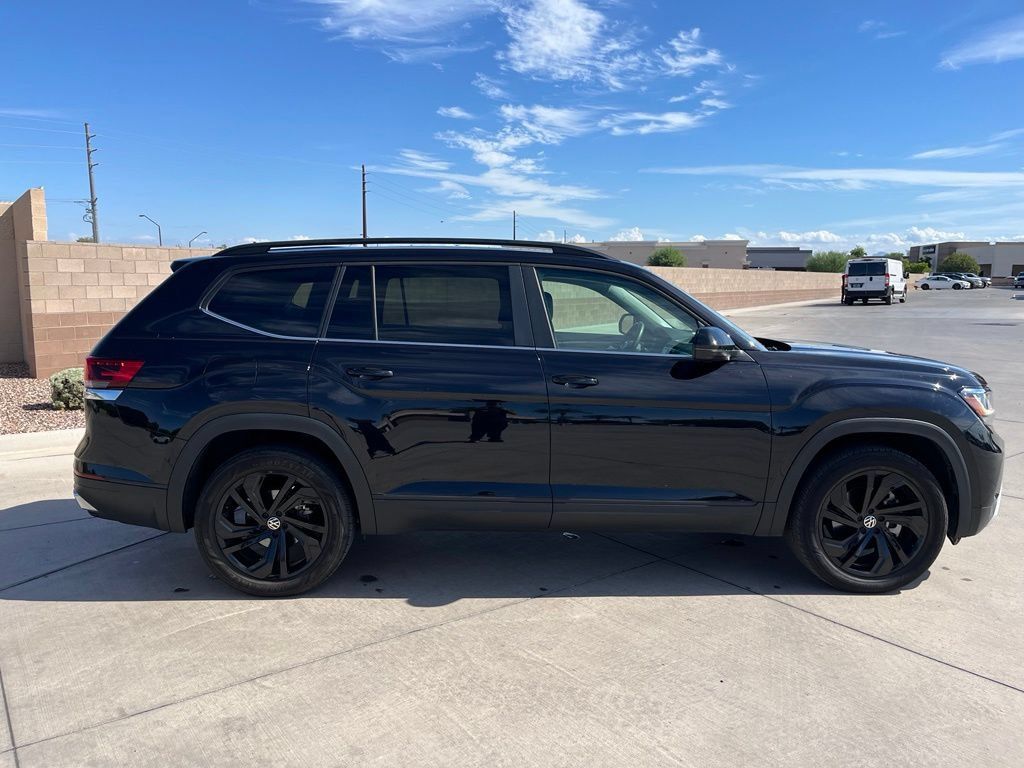 Used 2023 Volkswagen Atlas SE w/ Panoramic Sunroof Package AWD/4WD image 7