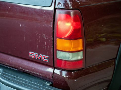 Used 2003 GMC Sierra 1500 SLE RWD image 14