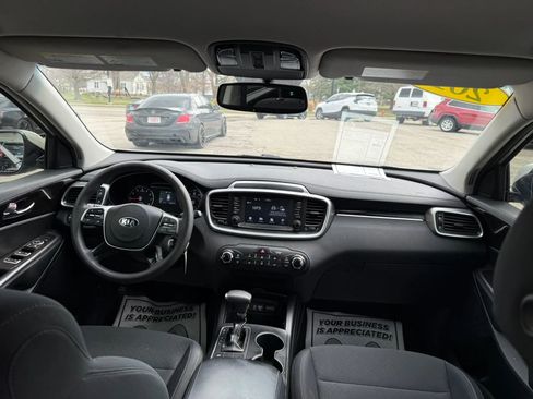Used 2019 Kia Sorento L image 22