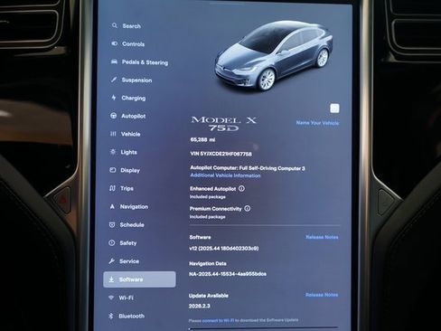 Used 2017 Tesla Model X 75D image 39