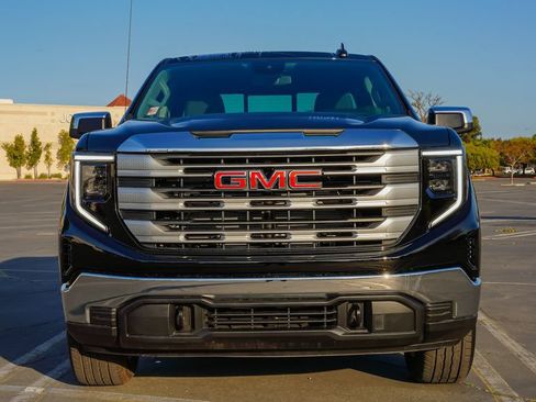 New 2026 GMC Sierra 1500 SLE w/ Preferred Package AWD/4WD image 4