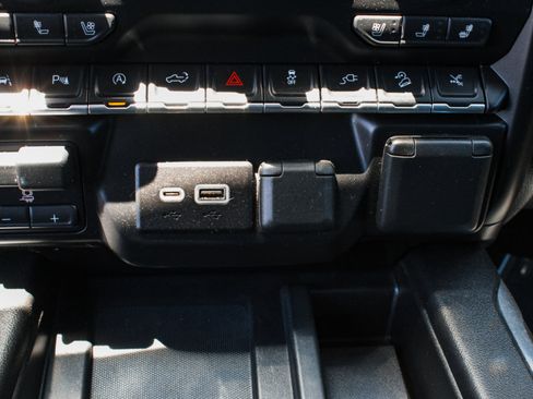 Used 2019 GMC Sierra 1500 Denali w/ Denali Ultimate Package AWD/4WD image 19