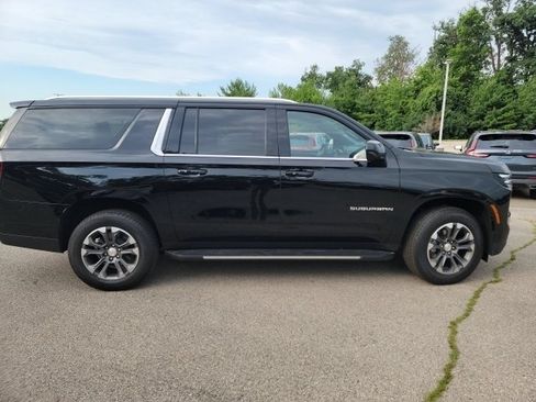 Used 2026 Chevrolet Suburban LS AWD/4WD image 11