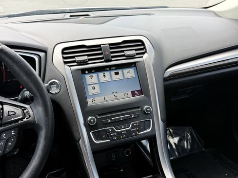 Used 2018 Ford Fusion SE w/ Equipment Group 602A FWD image 33