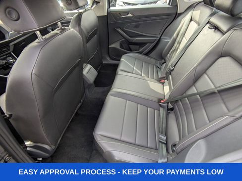Used 2024 Volkswagen Jetta SE FWD image 16