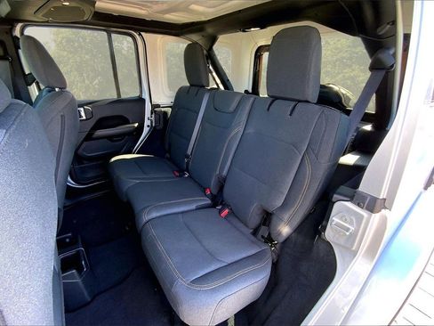 Used 2024 Jeep Wrangler Sahara image 22