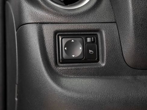 Used 2019 Nissan Versa SV FWD image 30