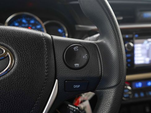 Used 2016 Toyota Corolla LE FWD image 23