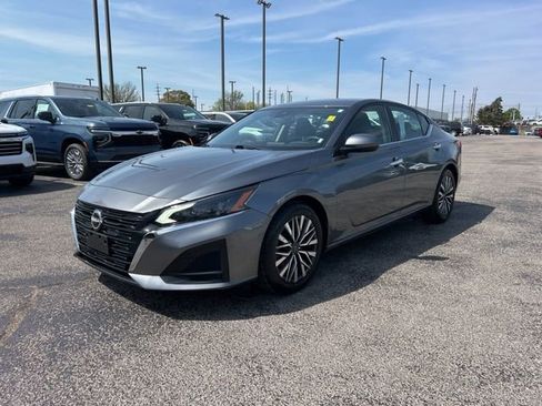 Used 2023 Nissan Altima 2.5 SV image 7