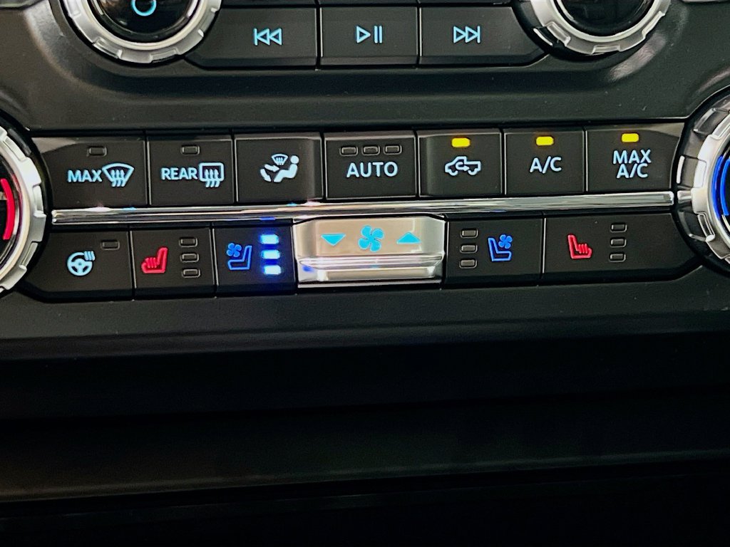 New 2026 Ford F350 Lariat w/ Lariat Premium Package AWD/4WD image 24