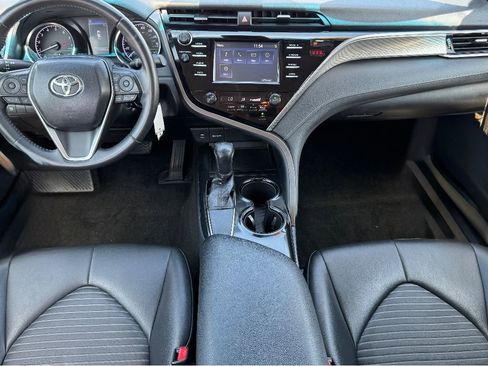 Used 2018 Toyota Camry SE FWD image 10
