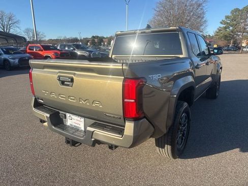 Used 2025 Toyota Tacoma TRD Sport image 5