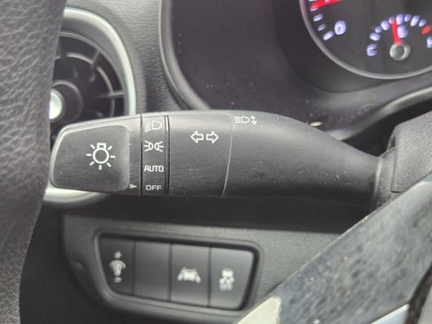 Used 2019 Kia Forte LXS FWD image 18