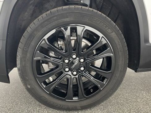 Used 2023 GMC Acadia SLE w/ Driver Convenience Package image 52