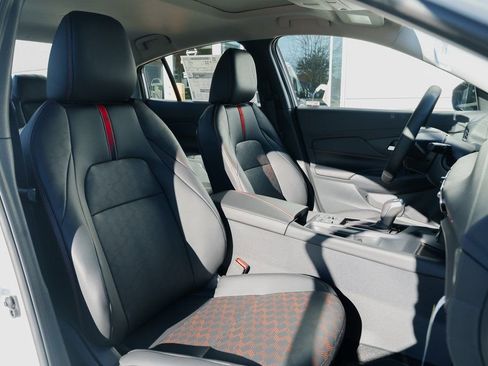 New 2026 Nissan Sentra SR w/ SR Premium Package FWD image 27