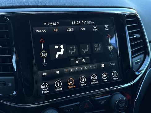 Used 2019 Jeep Grand Cherokee Limited image 18