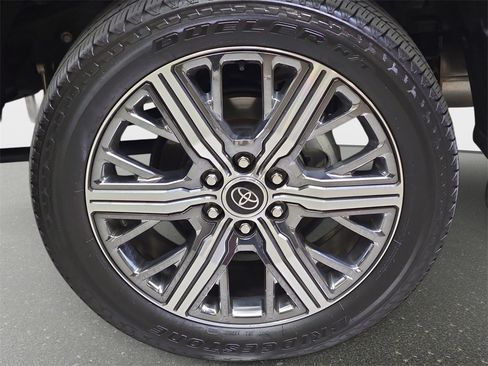 Used 2024 Toyota Sequoia Capstone image 37