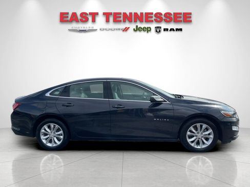 Used 2022 Chevrolet Malibu LT image 2