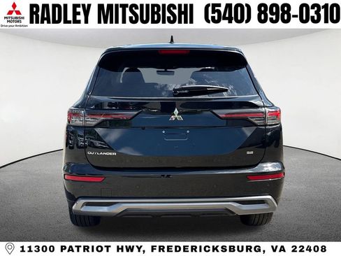New 2026 Mitsubishi Outlander SE image 18