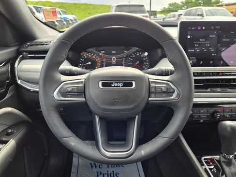 Used 2023 Jeep Compass Limited AWD/4WD image 19