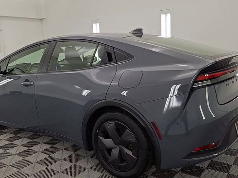 Used 2024 Toyota Prius LE image 2