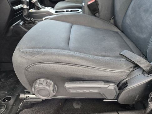 Used 2021 Jeep Gladiator Sport image 21