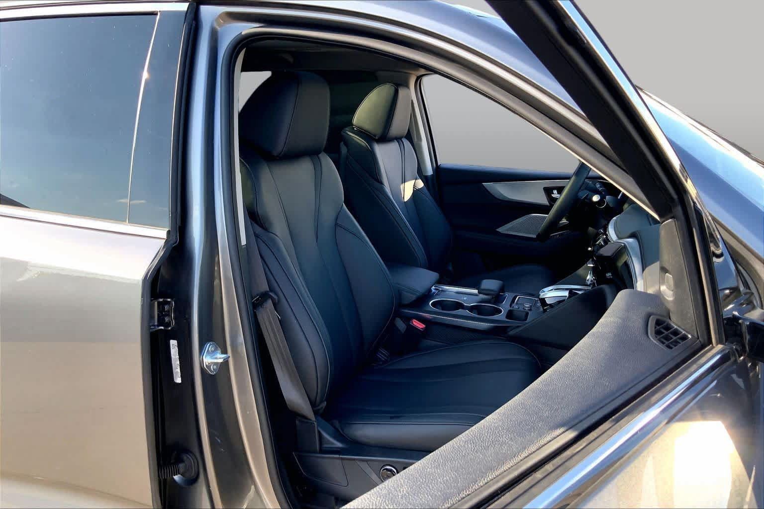 Used 2024 Acura MDX FWD image 9